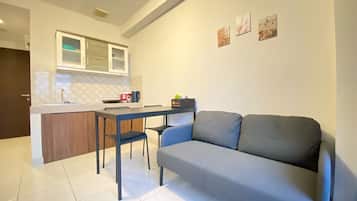 Apartment, 2 Bedrooms | Living area