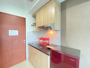 Departamento | Cocina privada | Refrigerador y utensilios de cocina