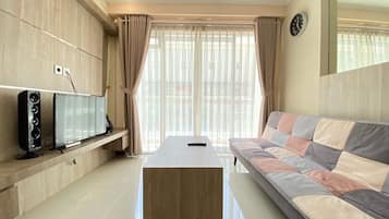 Leilighet, 2 soverom | Oppholdsområde | TV