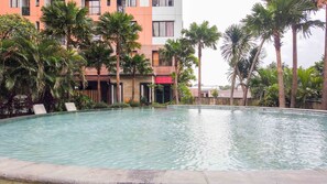 สระว่ายน้ำ