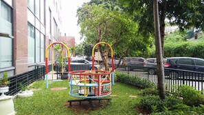 Children’s play area – outdoor