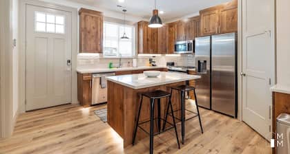 BRAND NEW The Townie