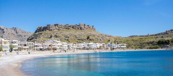 New Brand Villas,Heating Pool, Jacuzzi ,Spa near haraki beach,taverna,market