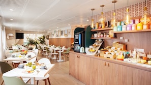 Daily buffet breakfast (EUR 17 per person)