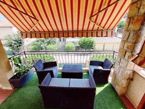 المنطقة المحيطة بالمنشأة