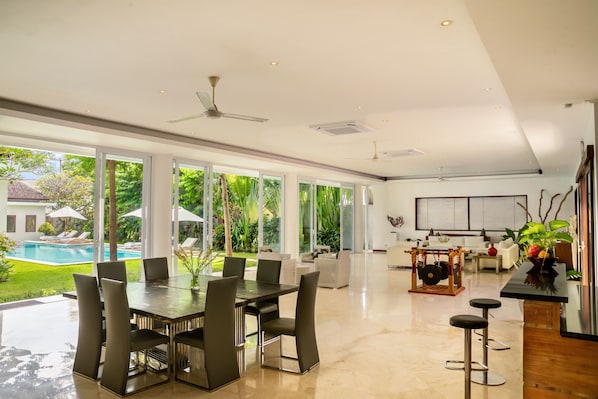 5 Bedroom Pool Villa | Living area
