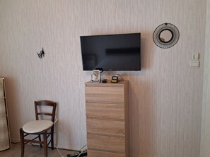 Interior - Charming T2 with Private Terrace, 400m from Beach and Shops in Les Sables d'Olonne (Les Sables-d'Olonne)
