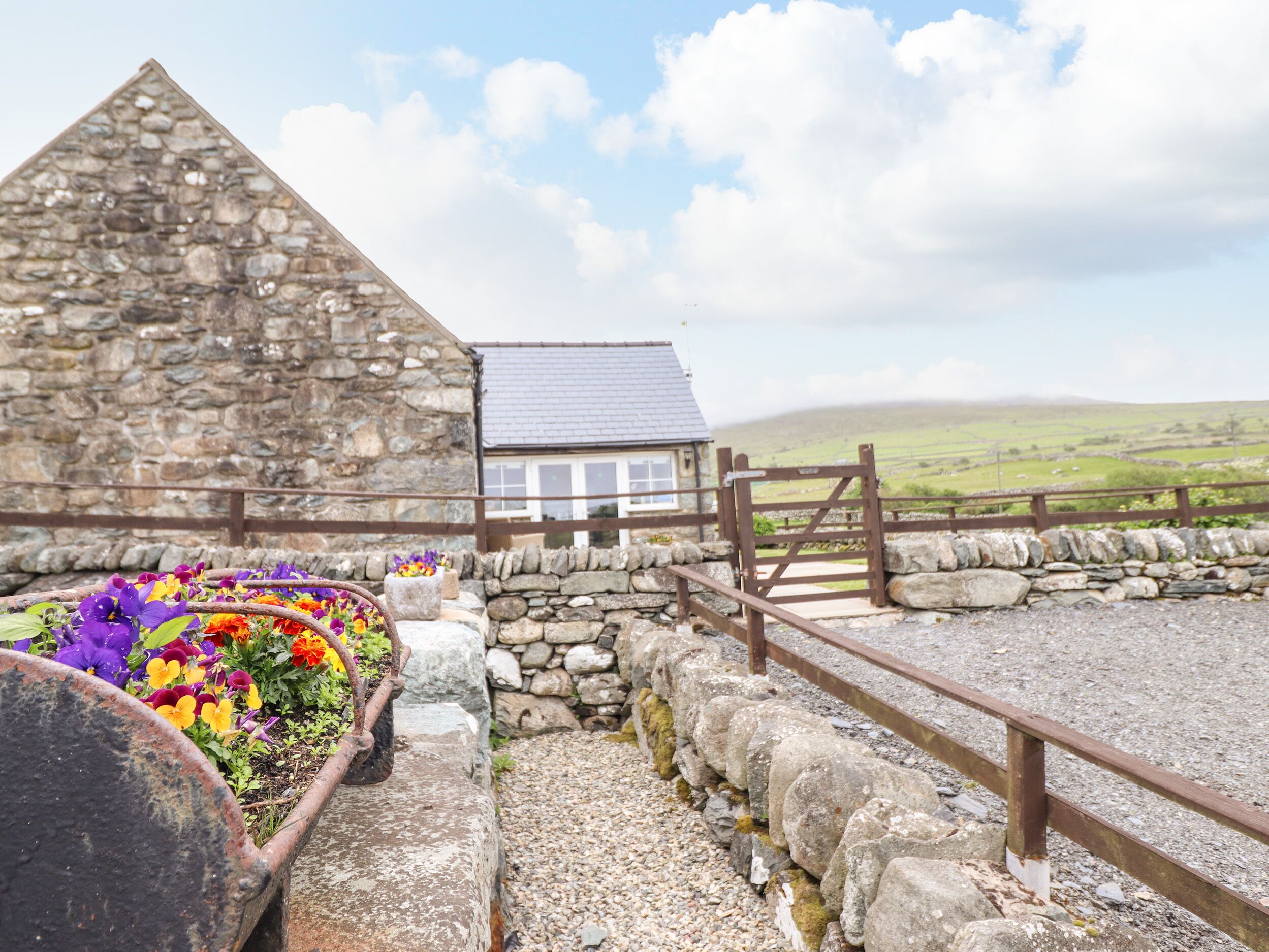 Cottage | Property grounds