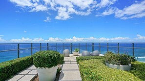 Property grounds - Rhapsody in the Sky 2 Bedroom Apartment - CoastHM (Surfers Paradise)