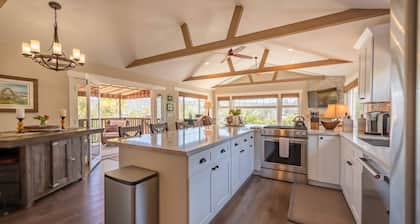 Moonglow Cottage - Luxe Ranch close to Moonstone Beach