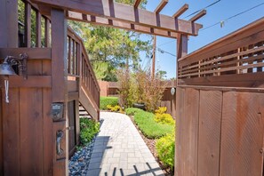 Property grounds - Moonglow Cottage - Luxe Ranch close to Moonstone Beach (Cambria)