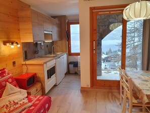 Frigorifero, microonde, forno, lavastoviglie