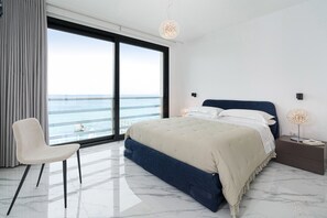 4 slaapkamers, een strijkplank/strijkijzer, gratis wifi, beddengoed