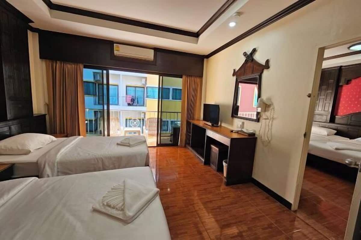 1 bedroom, in-room safe, desk, blackout curtains