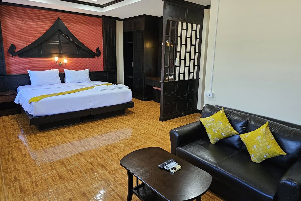 Deluxe Double Room, 1 King Bed, City View | 1 bedroom, in-room safe, desk, blackout drapes
