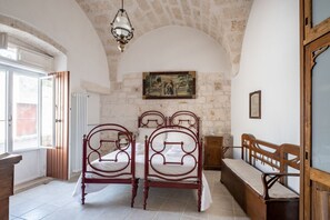 3 bedrooms, iron/ironing board, WiFi
