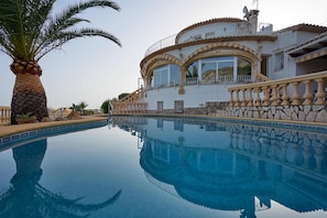 Piscine extérieure