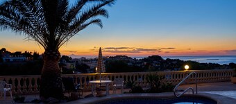 Luxurious 3 bedroom villa with stunning panoramic views in Denia