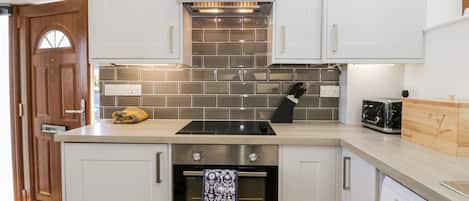 Cottage | Cuisine privée | Réfrigérateur, bouilloire électrique, grille-pain