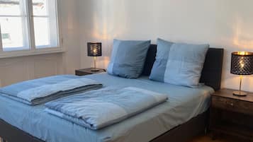 2 bedrooms, desk, iron/ironing board, travel crib