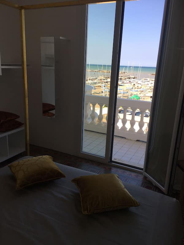 1 dormitori, wifi i roba de llit