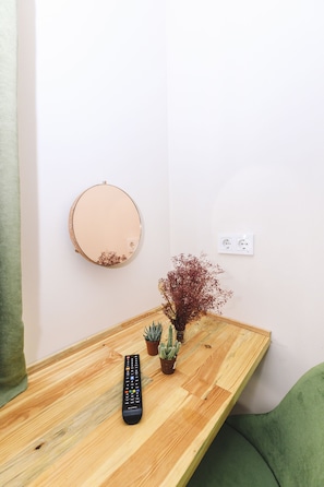 Comfort Room | Living area | 55-cm Smart TV with digital channels, TV