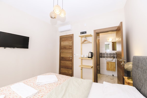 Comfort Room | 1 bedroom, free WiFi, bed sheets