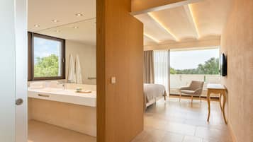 Dobbelt- eller tomannsrom – deluxe, tilgjengelighetstilpasset | Sengetøy i egyptisk bomull, sengetøy av topp kvalitet og dundyner