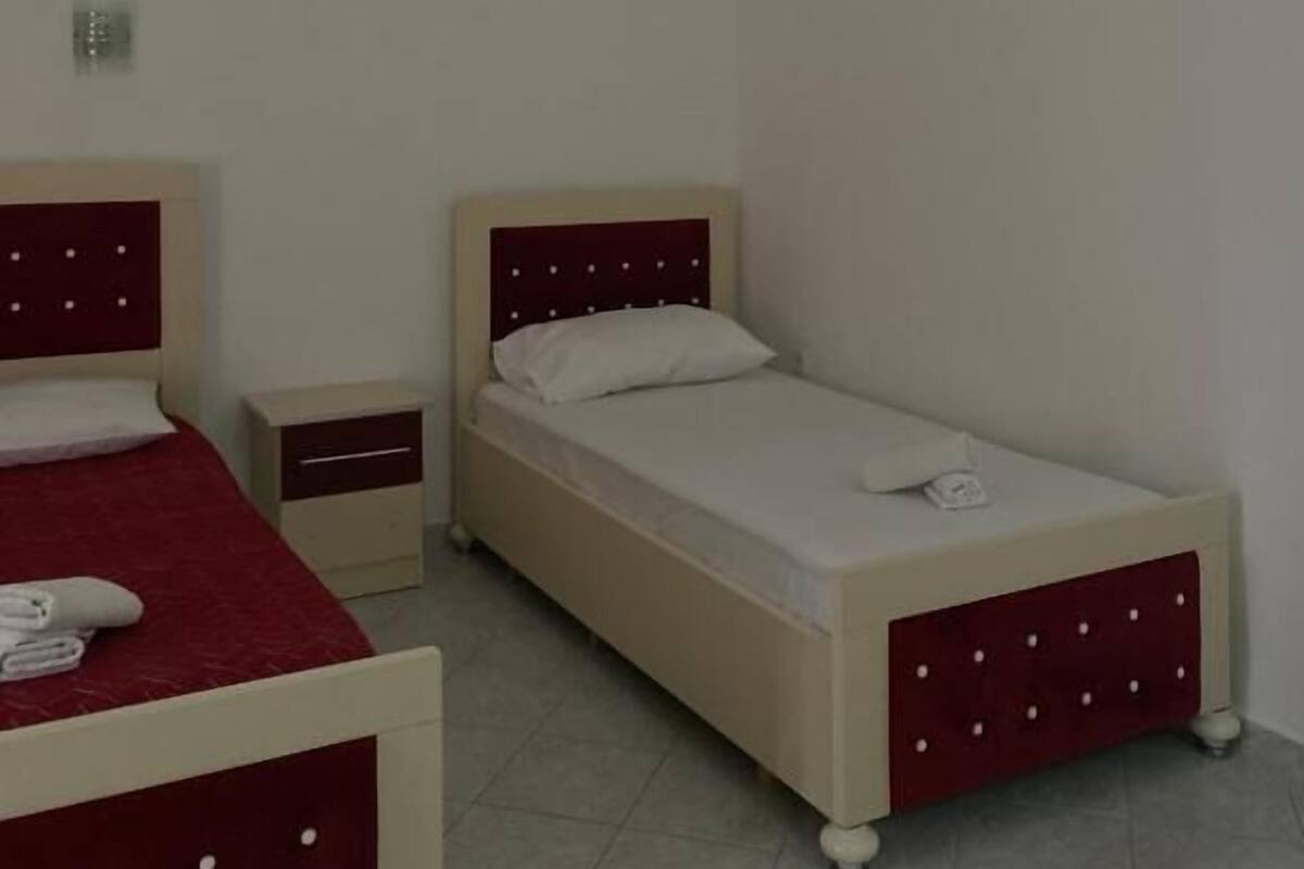 واي فاي مجانًا وملاءات أسرّة