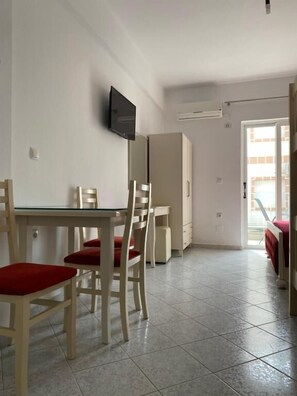 Vierbettzimmer, Balkon | Kostenloses WLAN, Bettwäsche