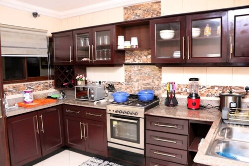 Sakumono Broadway, Sakumona, Ghana