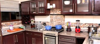 Sakumono Broadway, Sakumona, Ghana