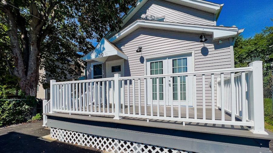 The Ashland Manor