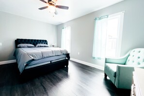 Individually furnished, desk, soundproofing, free WiFi