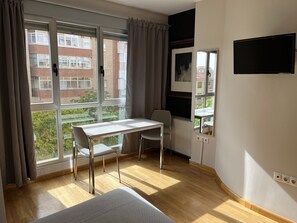 Interior - León Apartments. 20 years of success. Centrally located and recently air-conditioned (León)