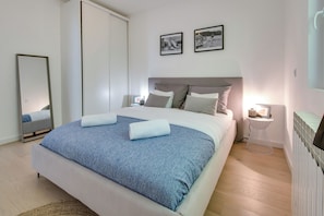 4 bedrooms, in-room safe, free WiFi, bed sheets