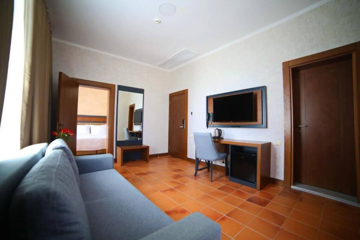 In-room safe, individually decorated, individually furnished, desk