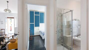 3 habitaciones, tabla de planchar con plancha y wifi gratis