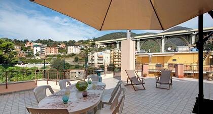 Appartement "Attico di Silvy e Kikka" avec vue sur la mer, terrasse et Wi-Fi.