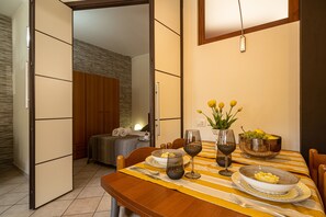 1 Schlafzimmer, BĂŒgeleisen/BĂŒgelbrett, kostenloses WLAN, BettwĂ€sche
