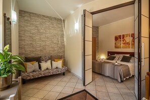 1 habitación, tabla de planchar con plancha, wifi gratis y ropa de cama 