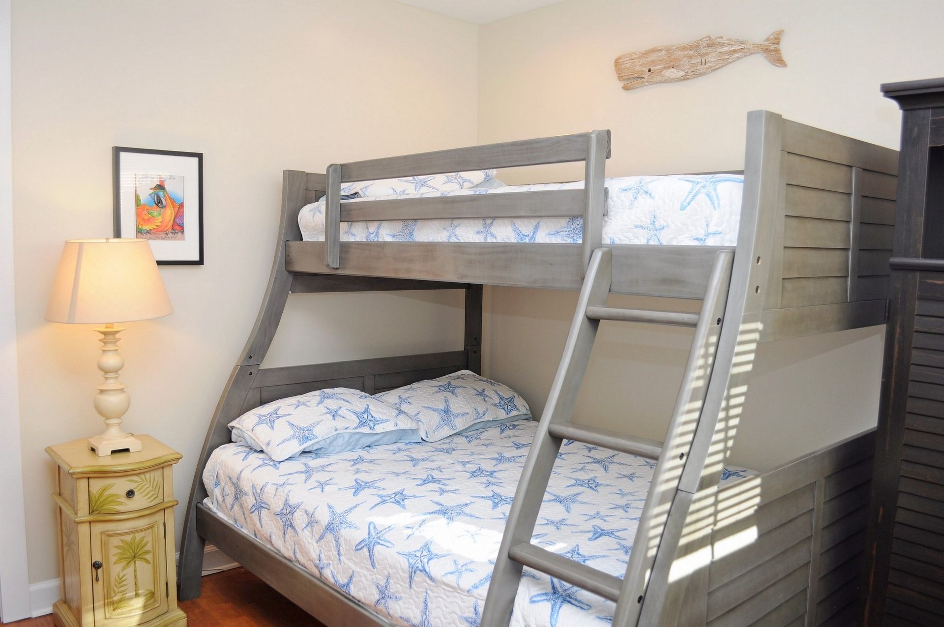 3 bedrooms, iron/ironing board, WiFi (free)