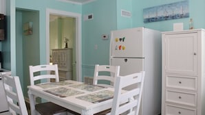Dining - Aint Dat A Beach I  - 1BR Lower Unit on the 2nd Row (North Topsail Beach)