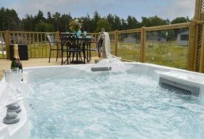 คลาสสิกอพาร์ทเมนท์, ห้องน้ำในตัว (With Hot Tub) | อื่นๆ