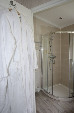 Classic Apartment, Ensuite (With Hot Tub) | Bathroom - Hollicarrs - Hares Leap (York)