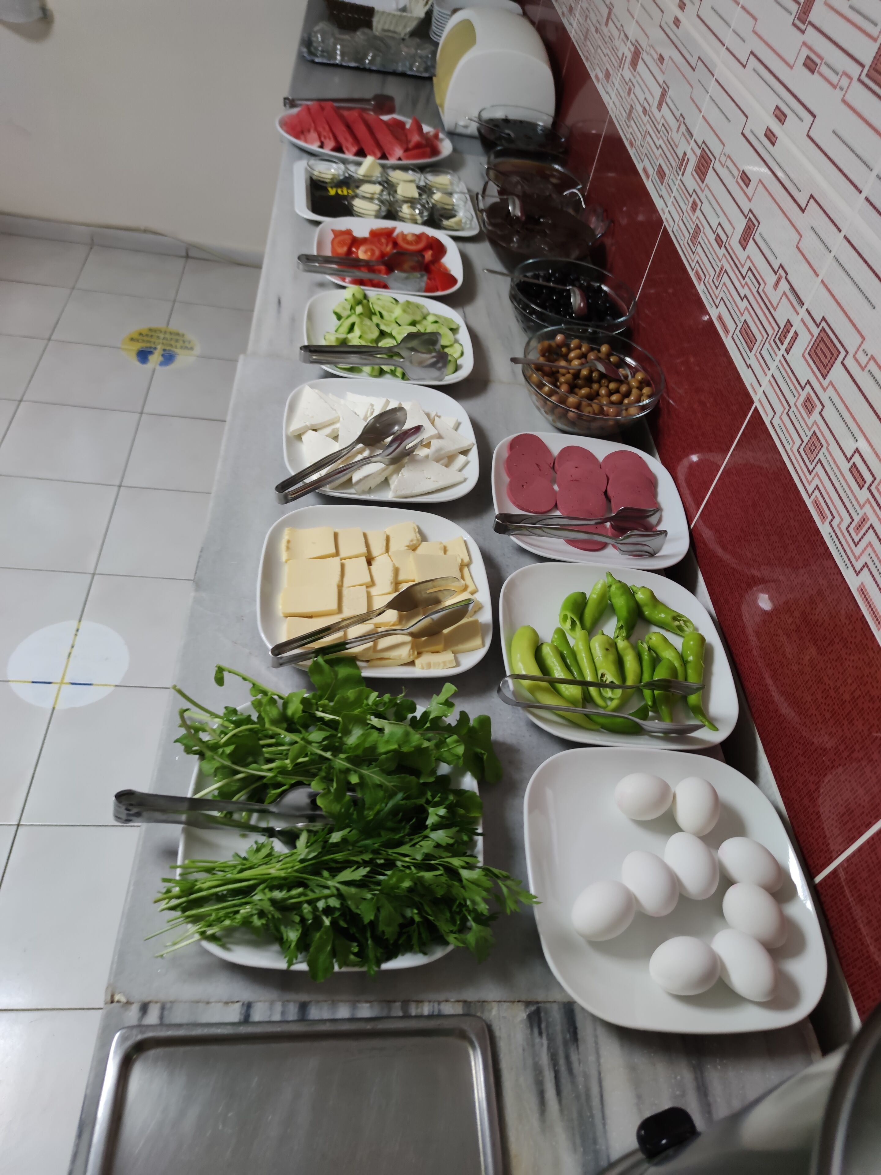 Café da manhã com buffet grátis todos os dias