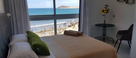 2 عدّة غرف نوم ومكواة/لوح كي وواي فاي مجانًا وملاءات أسرّة