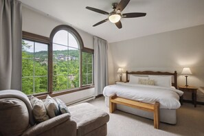 4 chambres, fer et planche à repasser, lit parapluie, Wi-Fi gratuit