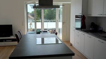 Kühlschrank, Ofen, Herdplatte, Geschirrspüler