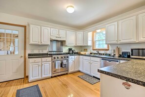 Fridge, microwave, stovetop, dishwasher - Wilmington Home on 18 Acres ~ 9 Mi to Skiing! (Wilmington)